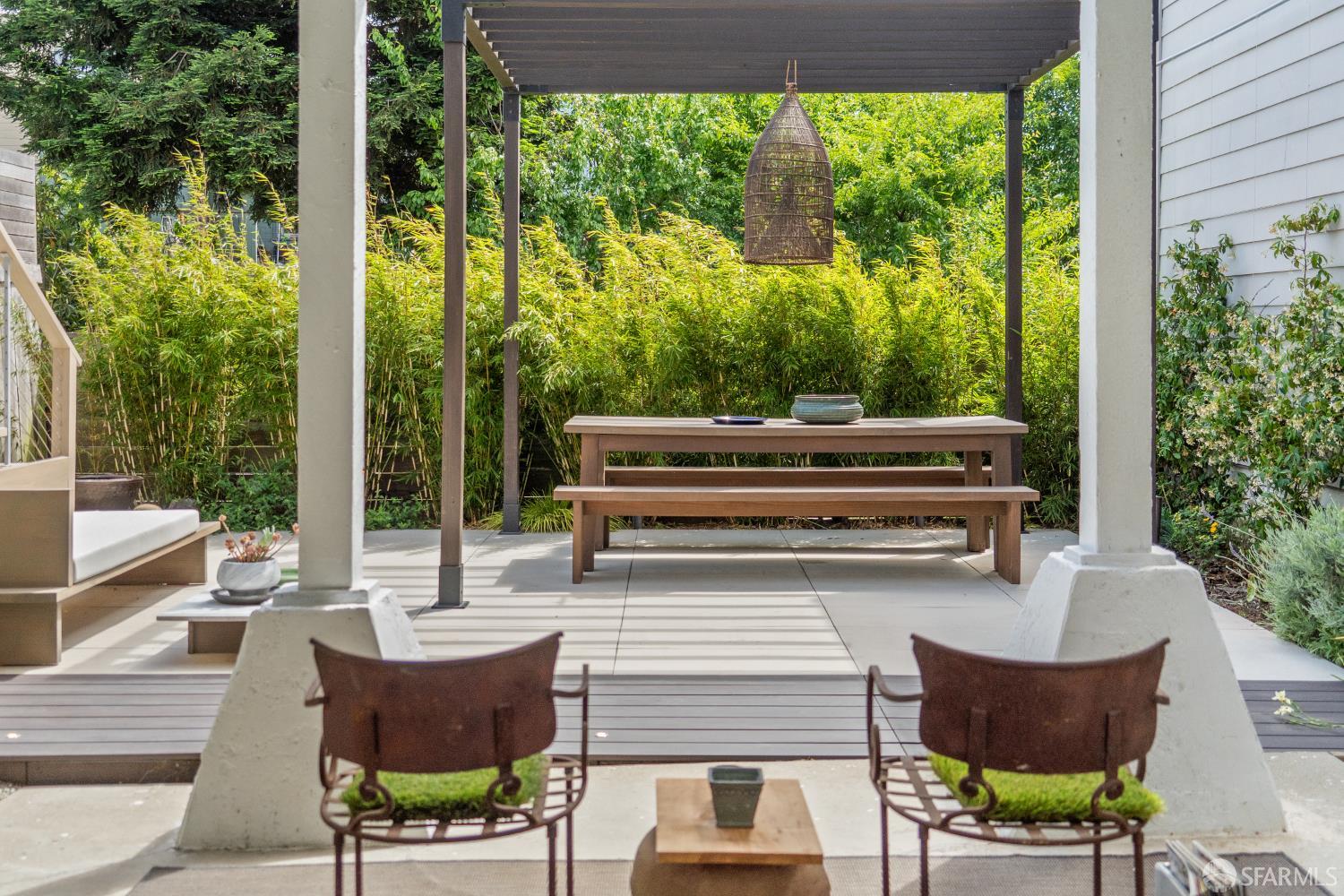 1515 Van Dyke Avenue