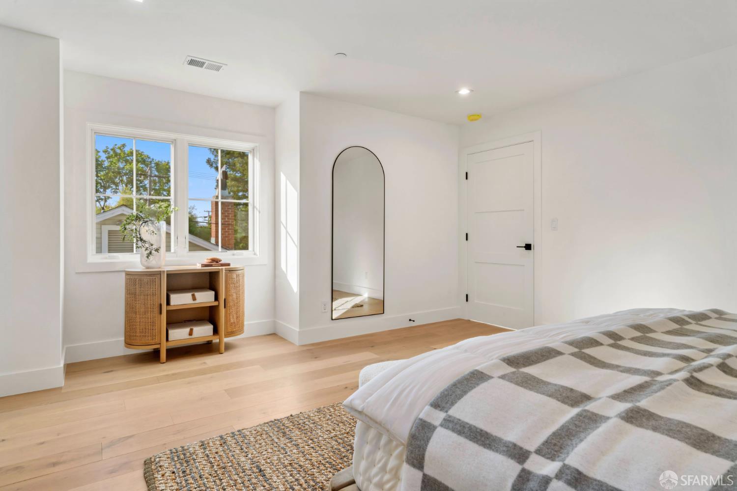 739-741 Linden Avenue