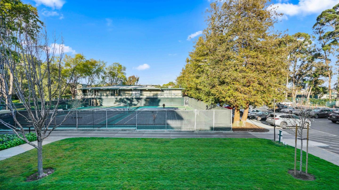 802 N Delaware ST 202