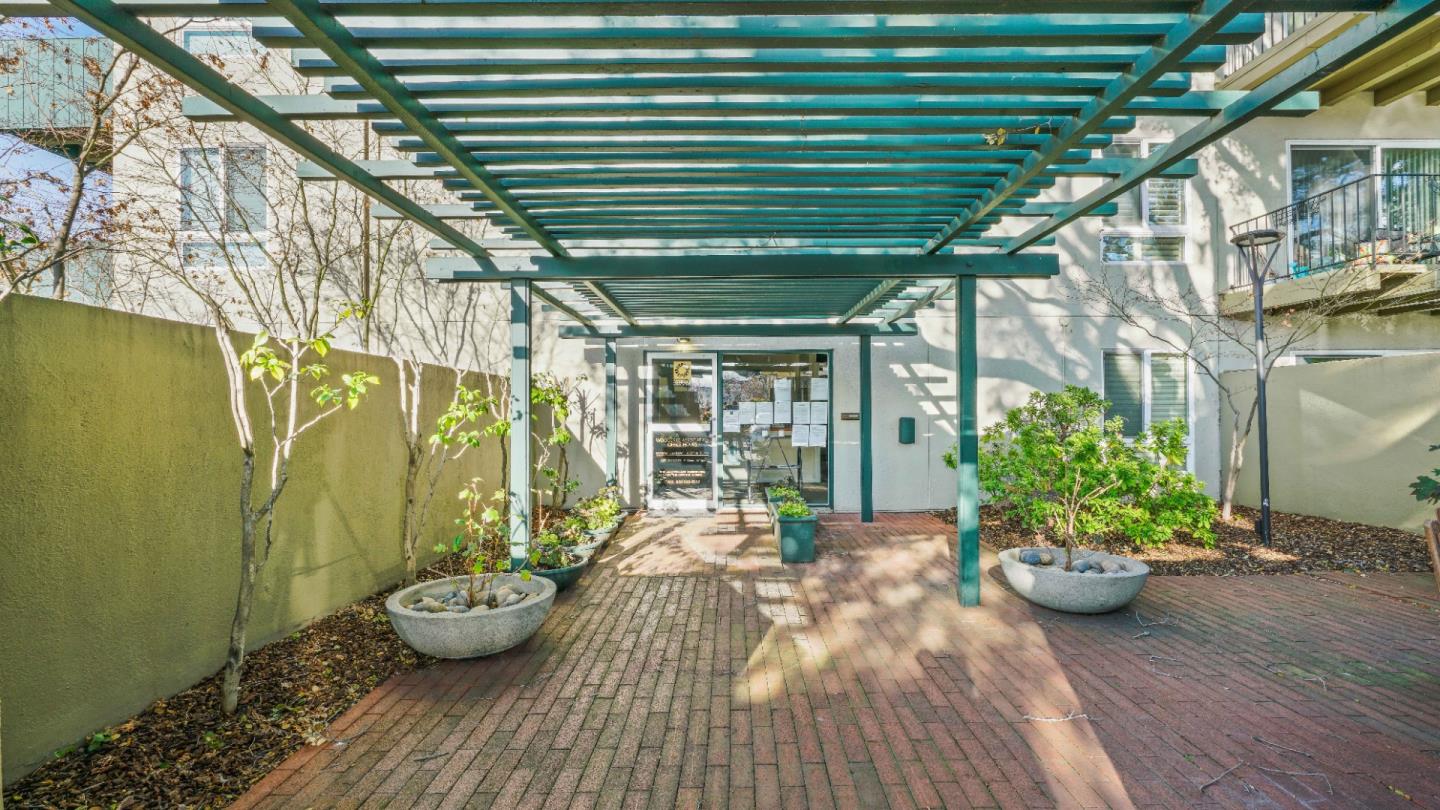 802 N Delaware ST 202