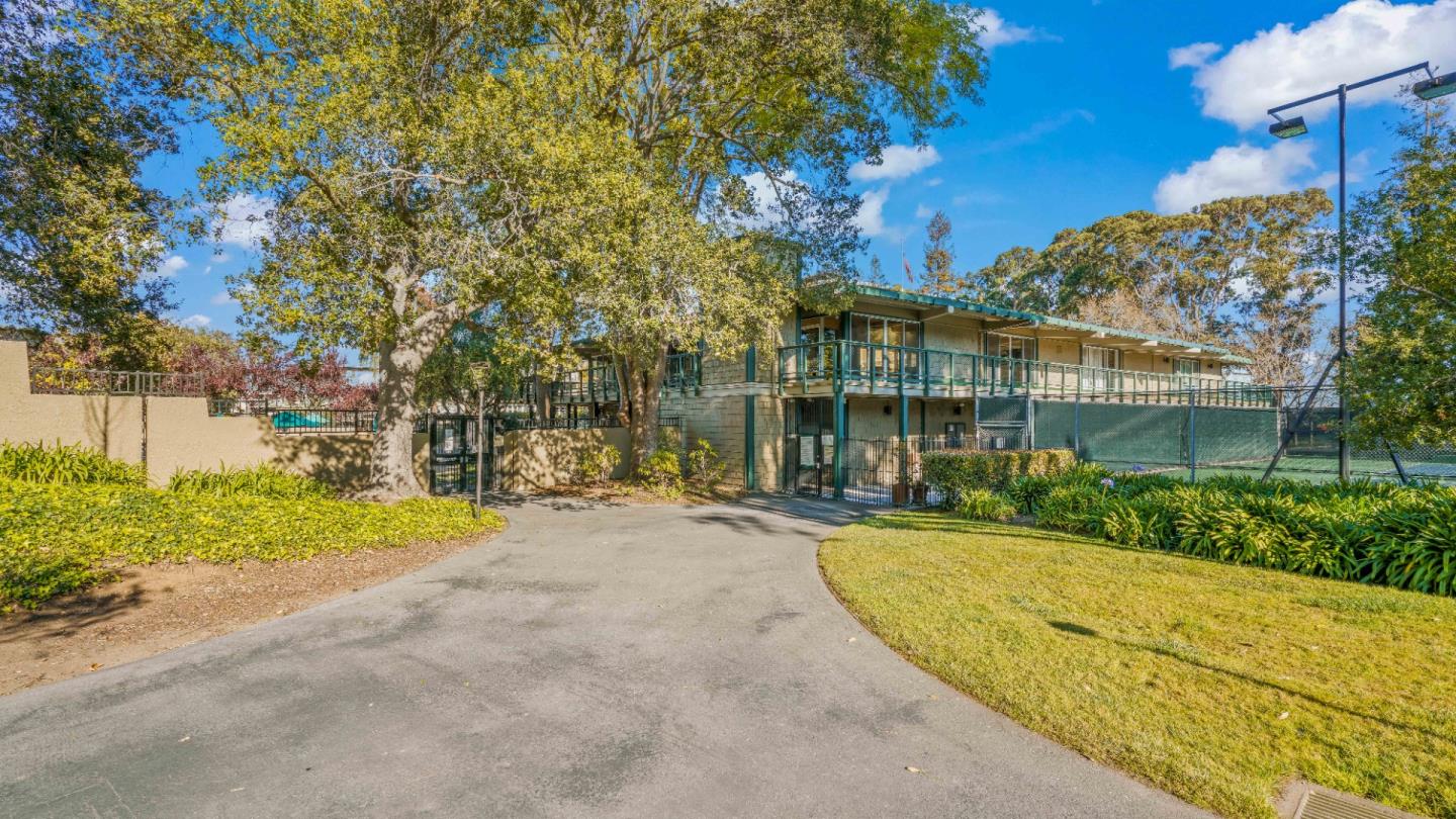 802 N Delaware ST 202