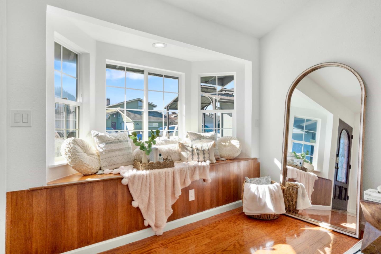 32490 Lake Temescal Lane