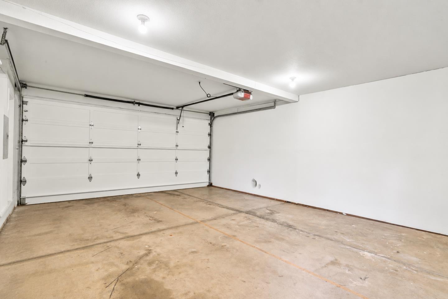 85 Clarendon RD