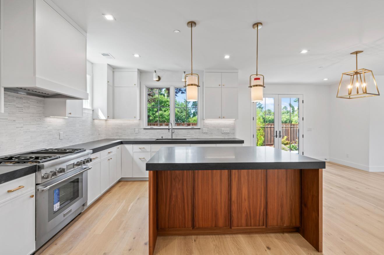 739-741 Linden Avenue