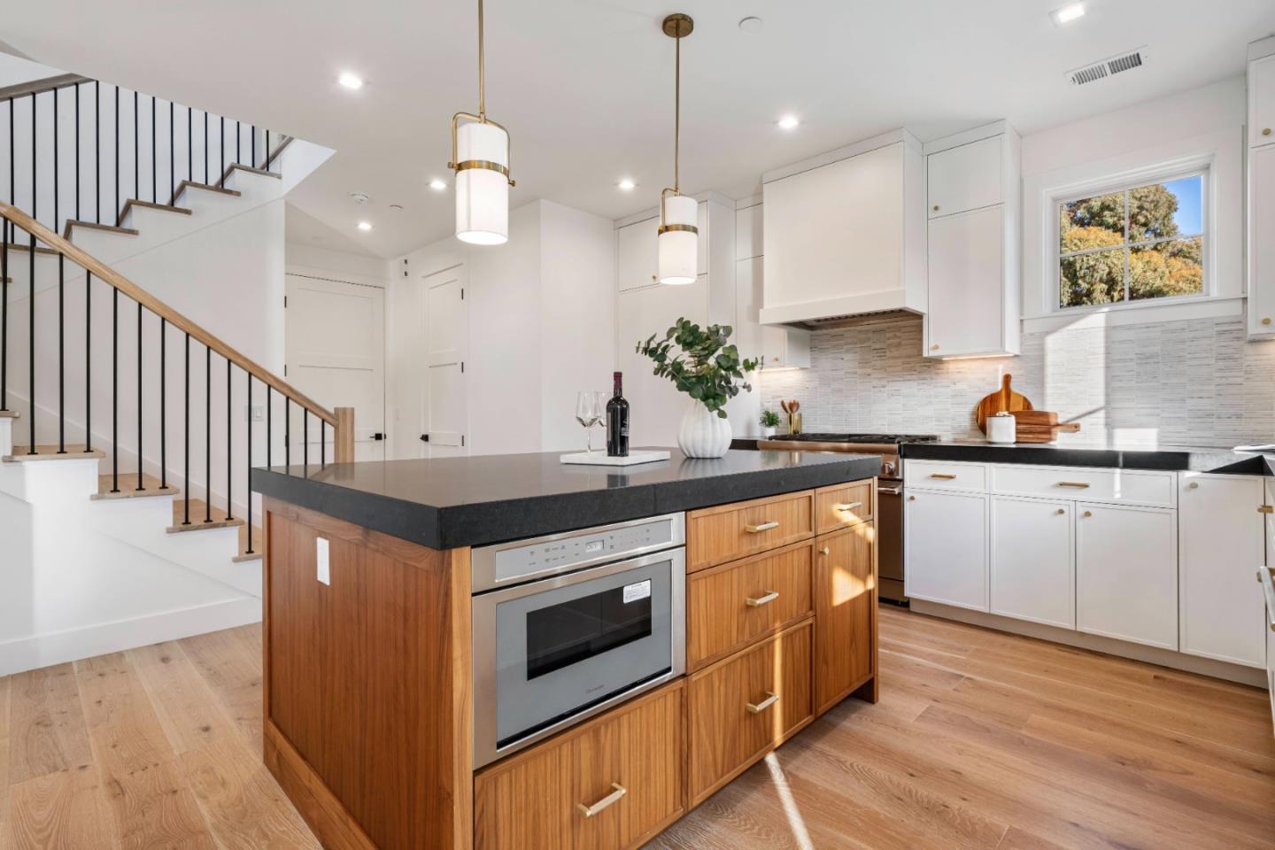 739-741 Linden Avenue