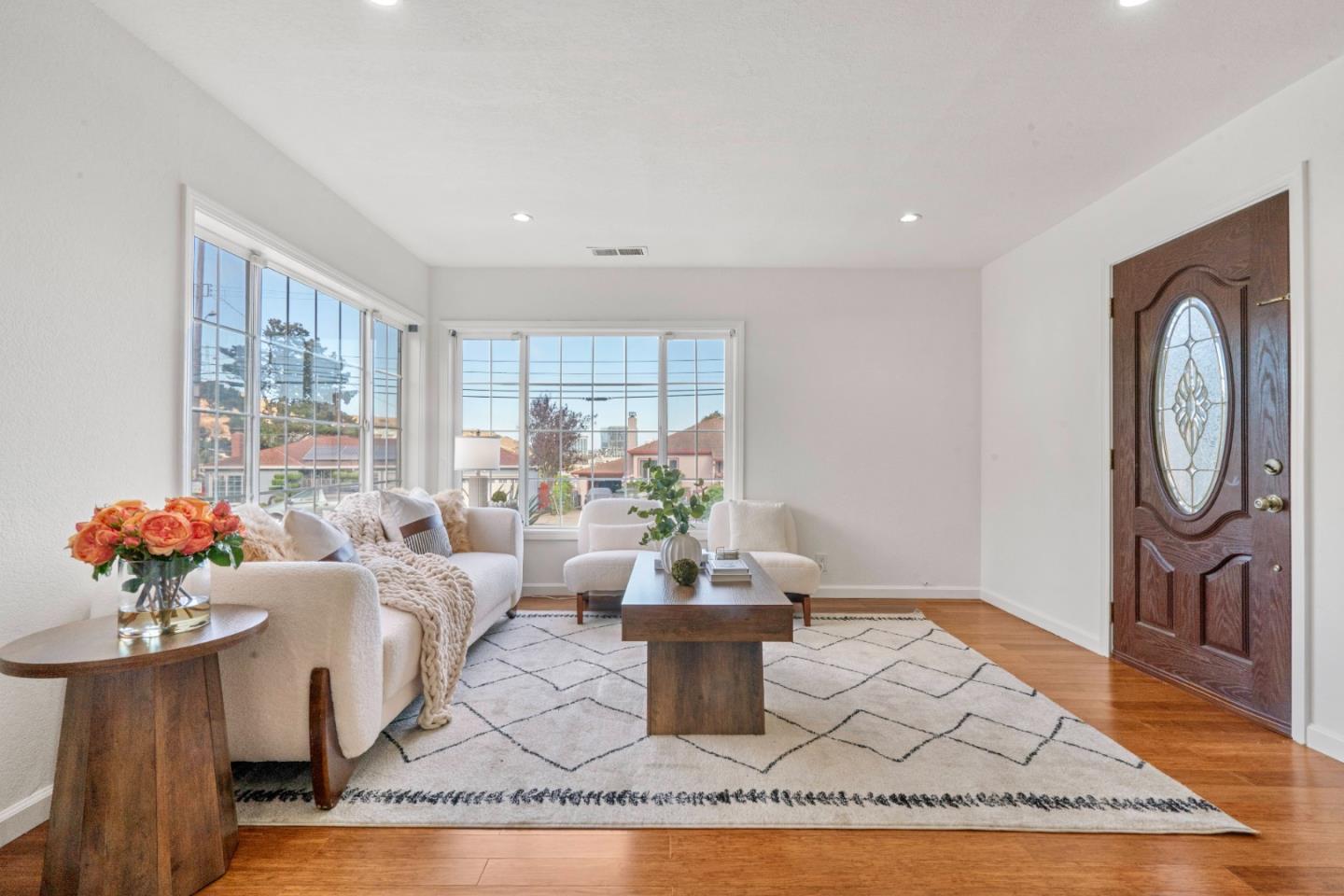 429 Hemlock AVE