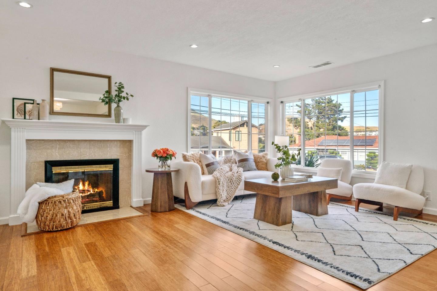 429 Hemlock AVE