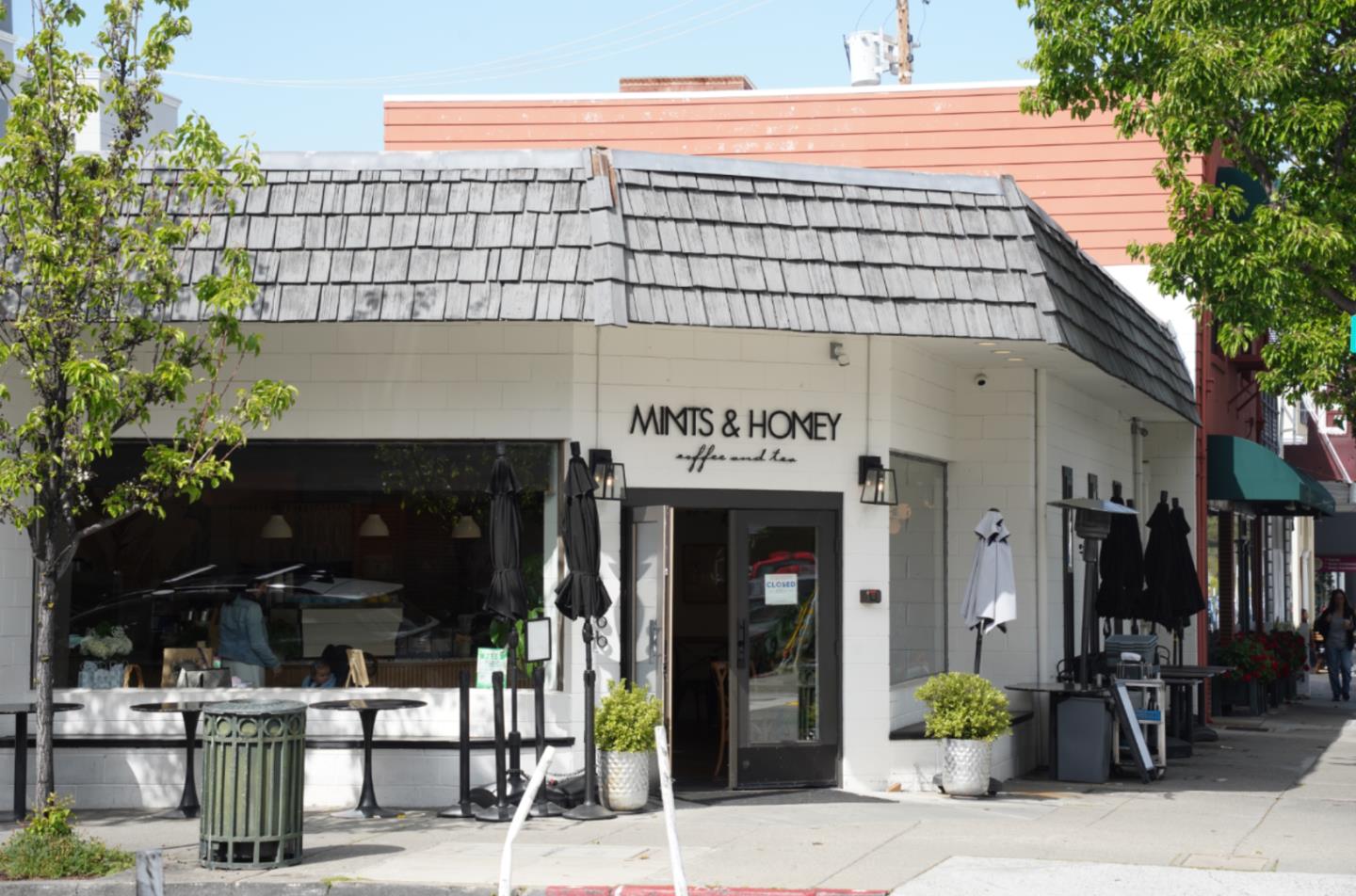 739-741 Linden AVE