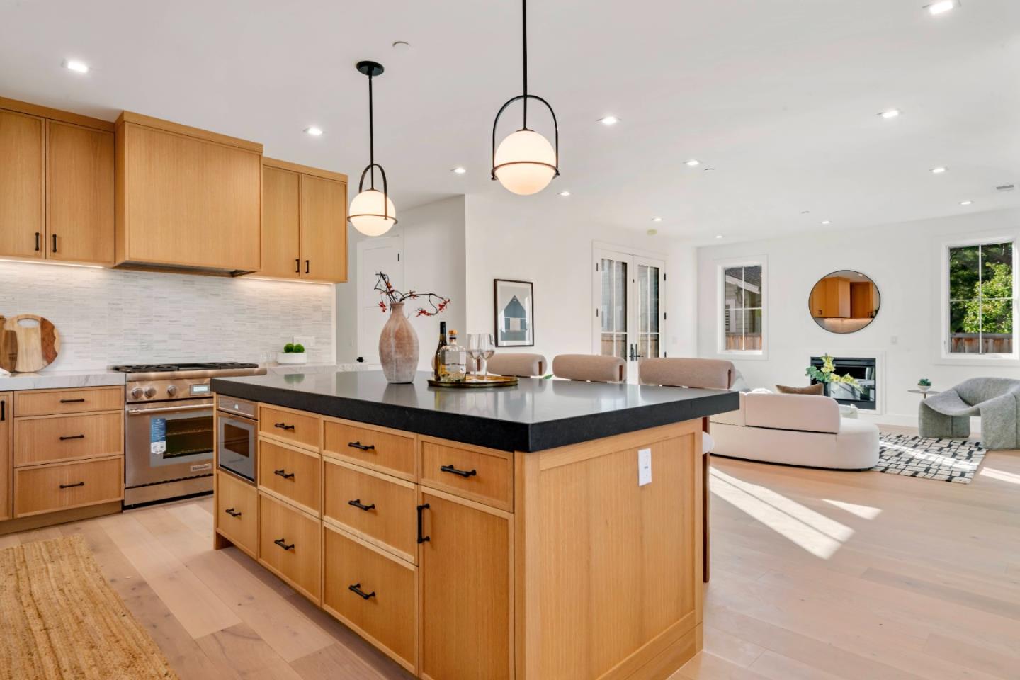 739-741 Linden AVE