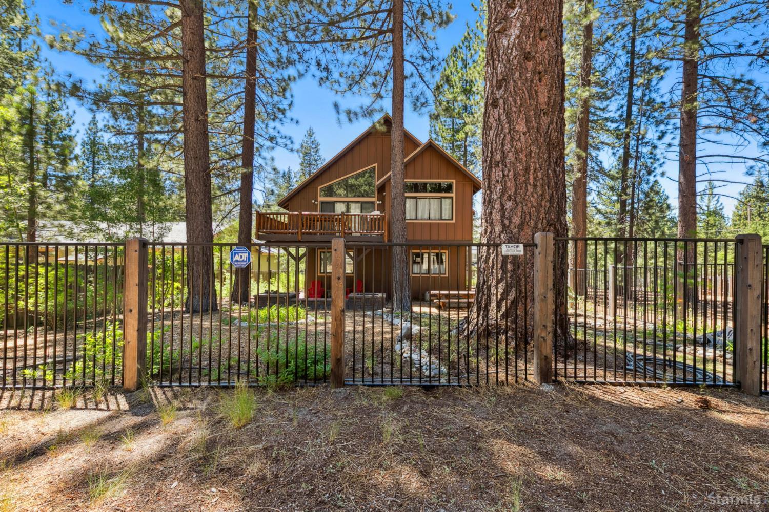 2521 Blitzen Road