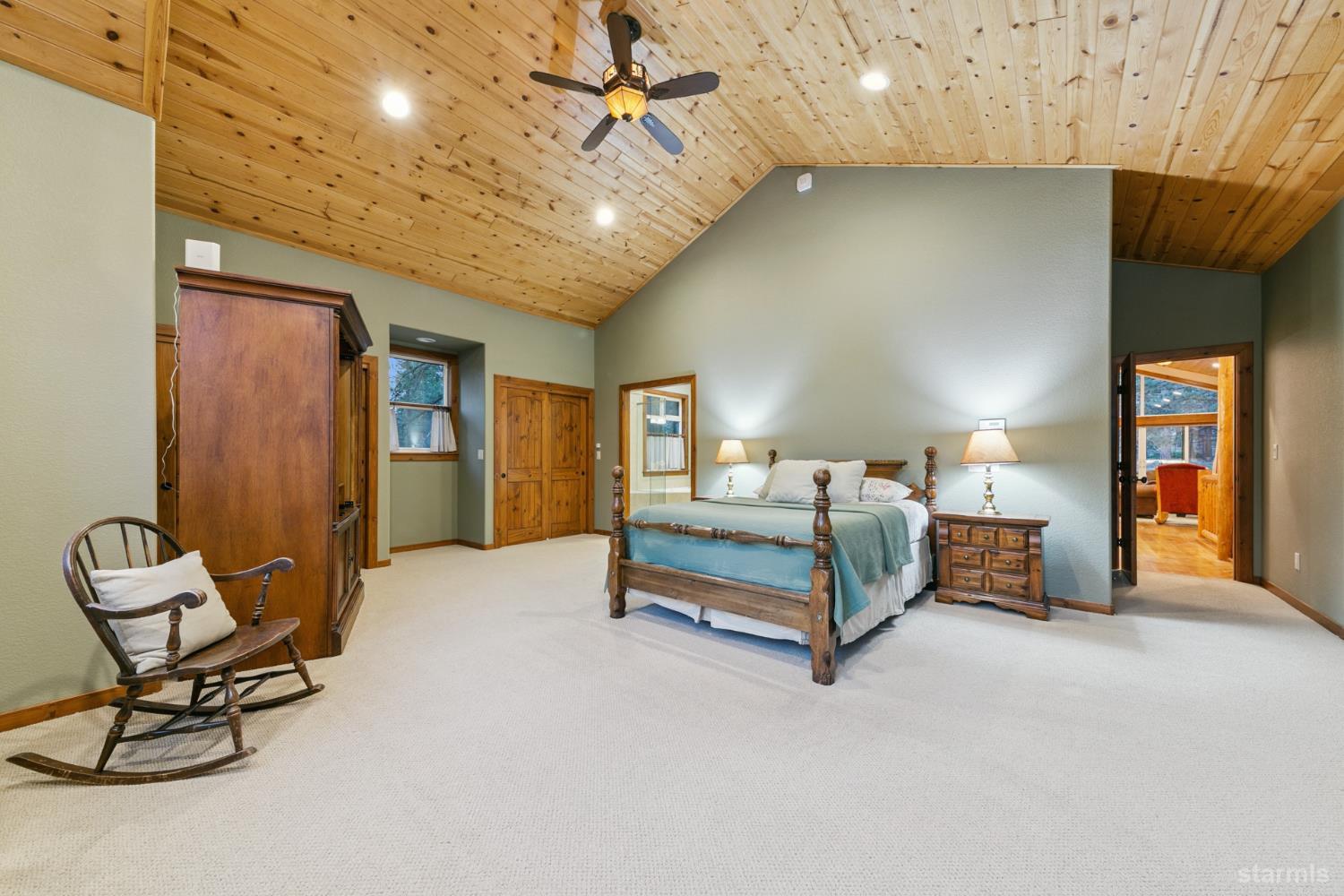 2521 Blitzen Road