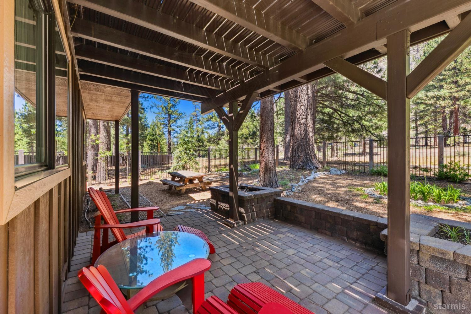 2521 Blitzen Road