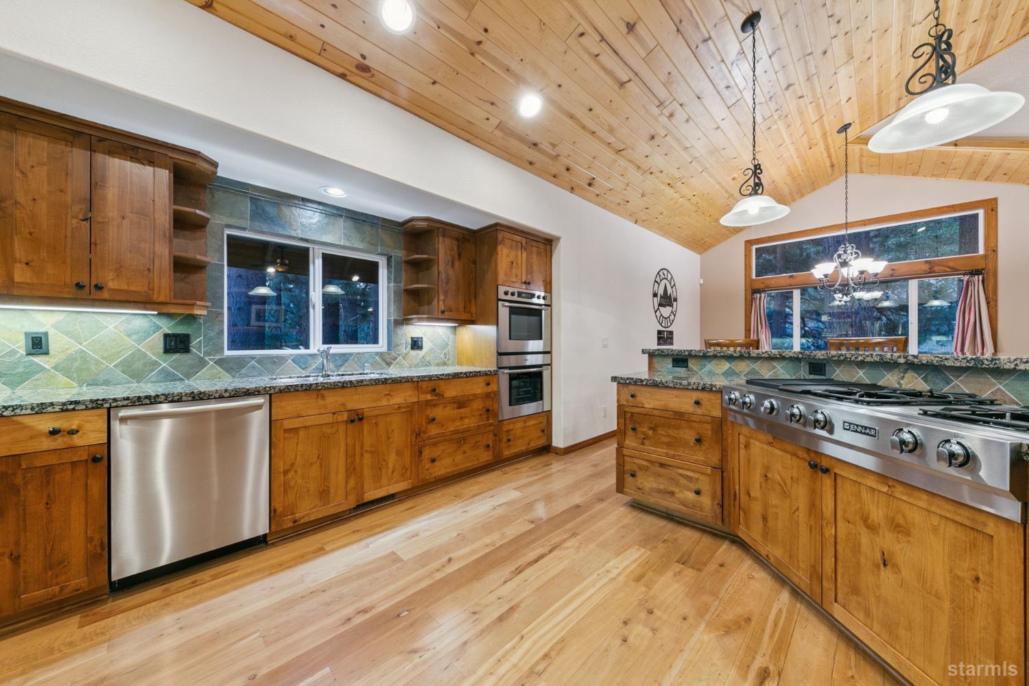 2521 Blitzen Road