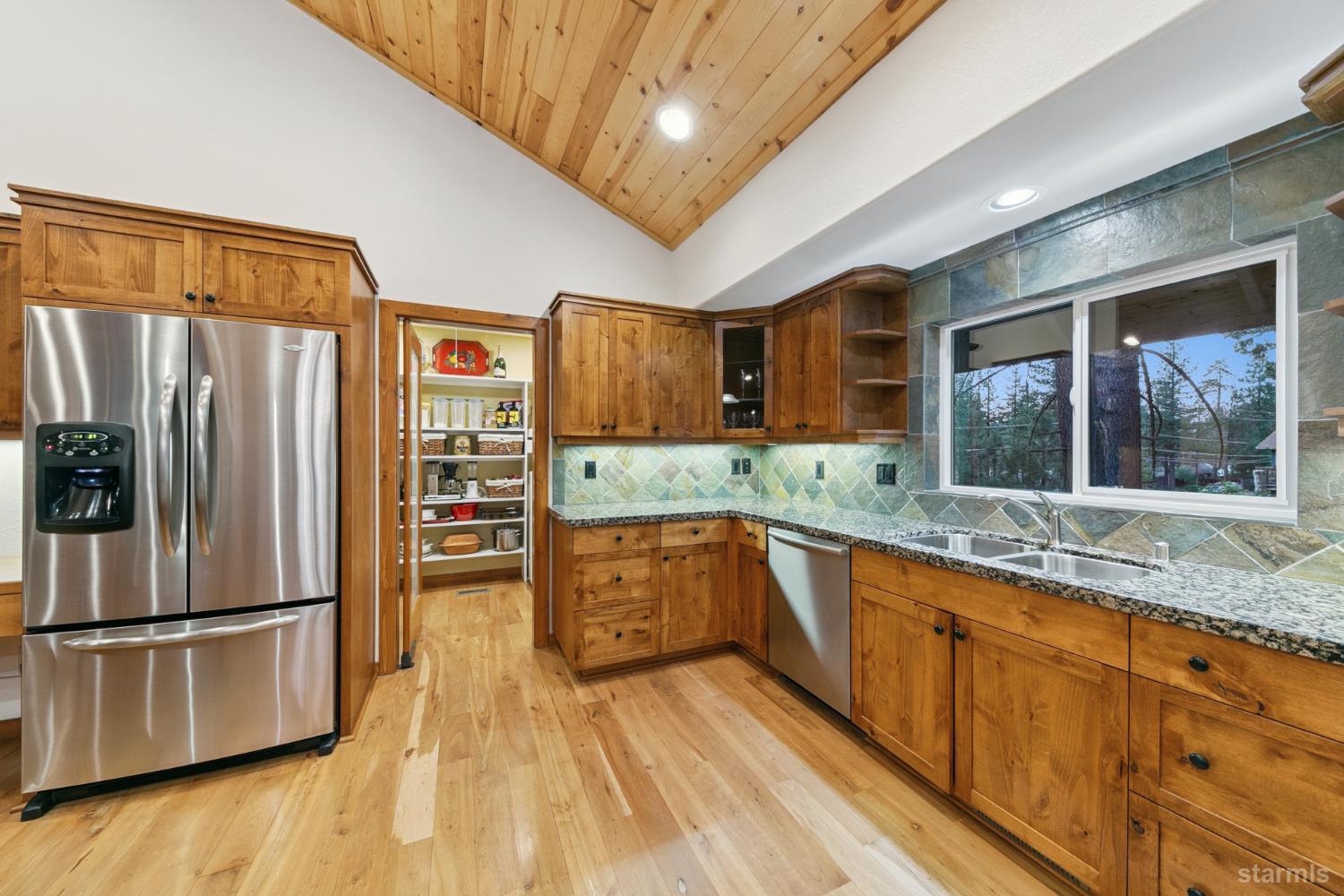 2521 Blitzen Road