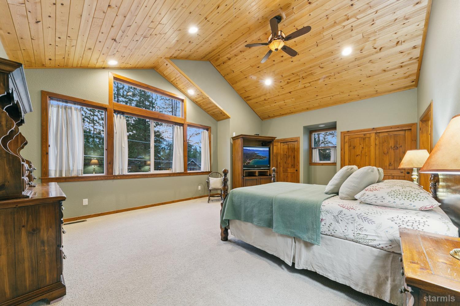 2521 Blitzen Road