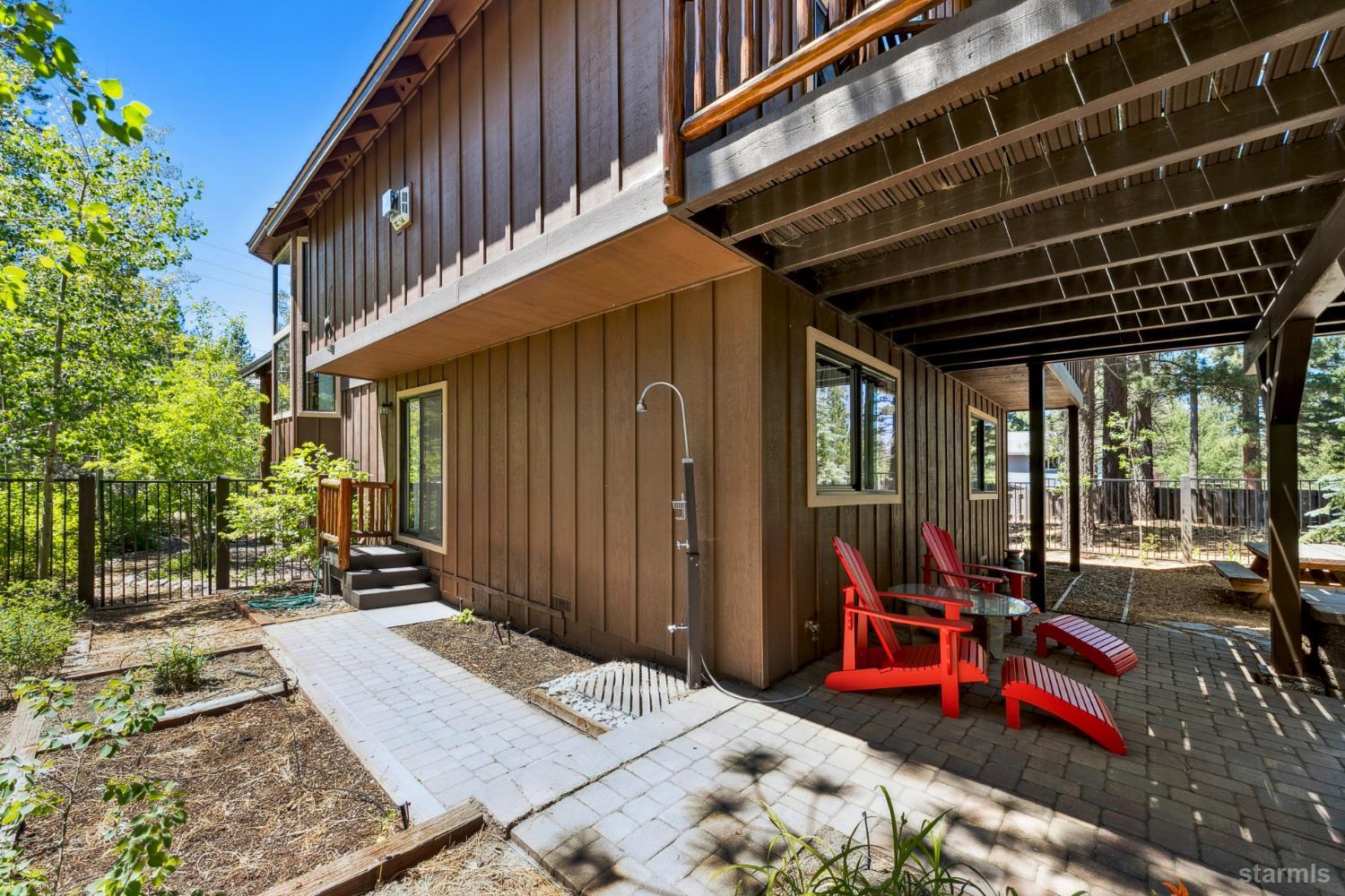 2521 Blitzen Road