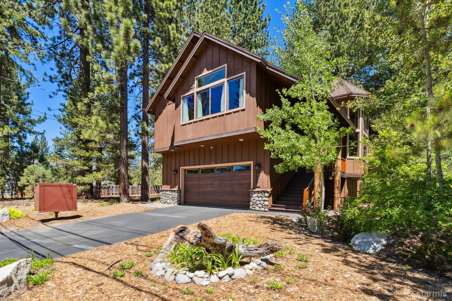 2521 Blitzen Road