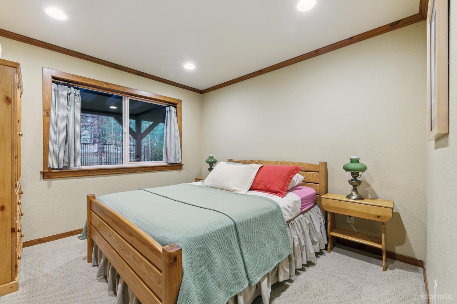 2521 Blitzen Road