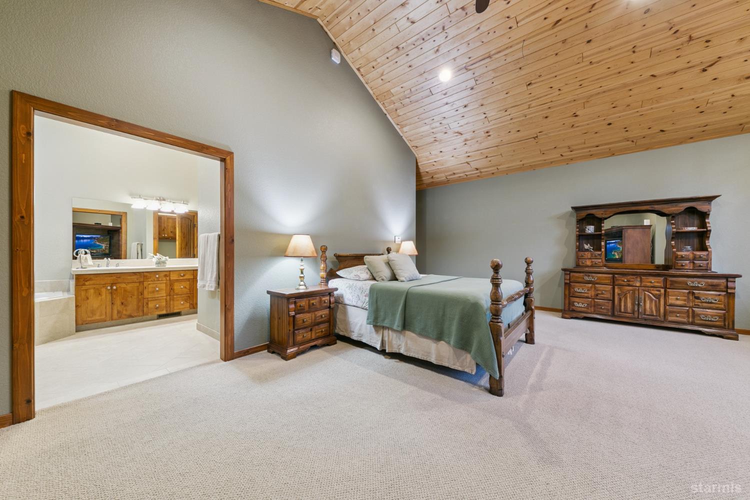 2521 Blitzen Road