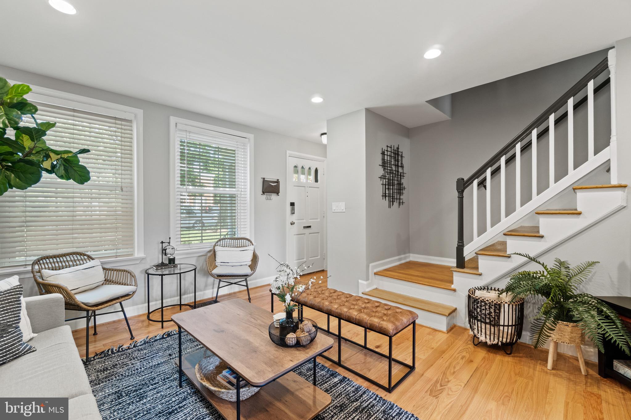 2807 S Abingdon St #B