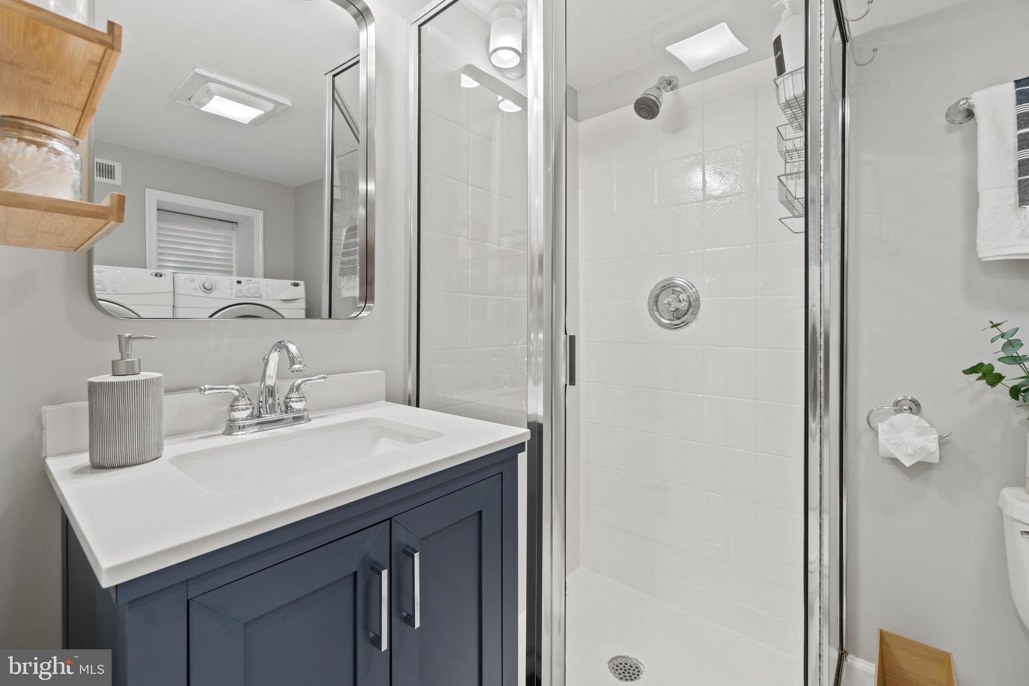 2807 S Abingdon St #B