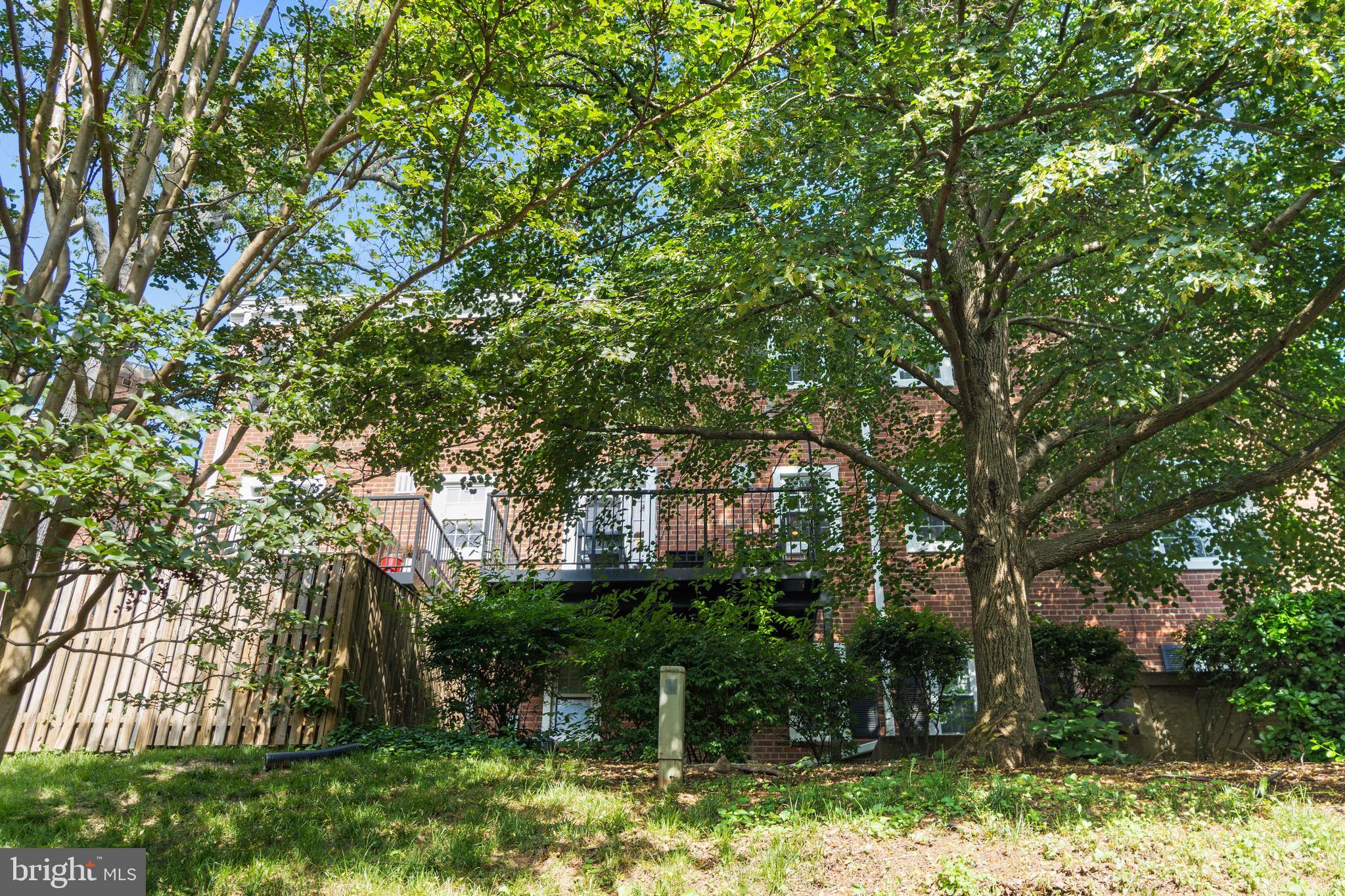 2807 S Abingdon St #B