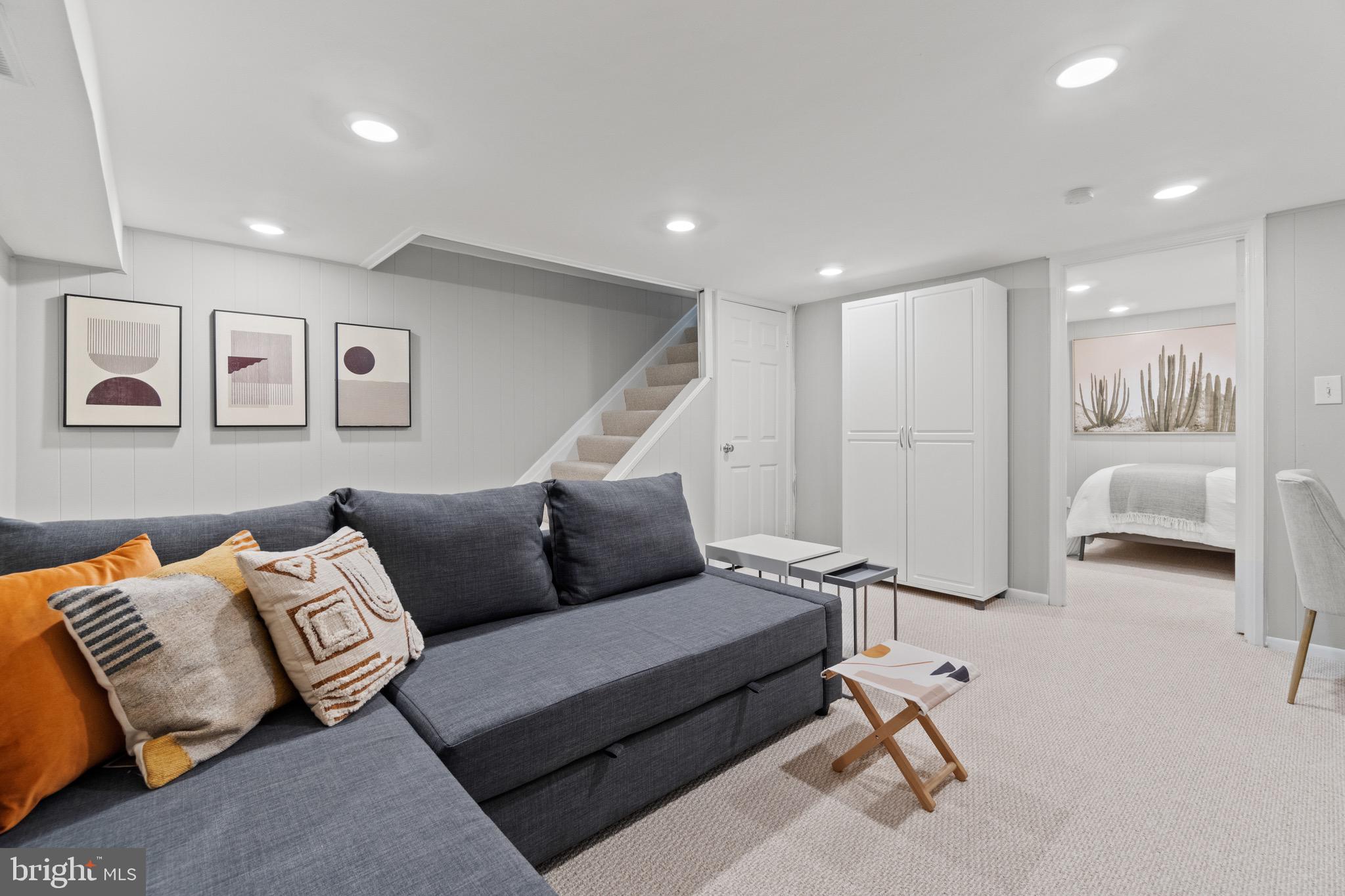 2807 S Abingdon St #B