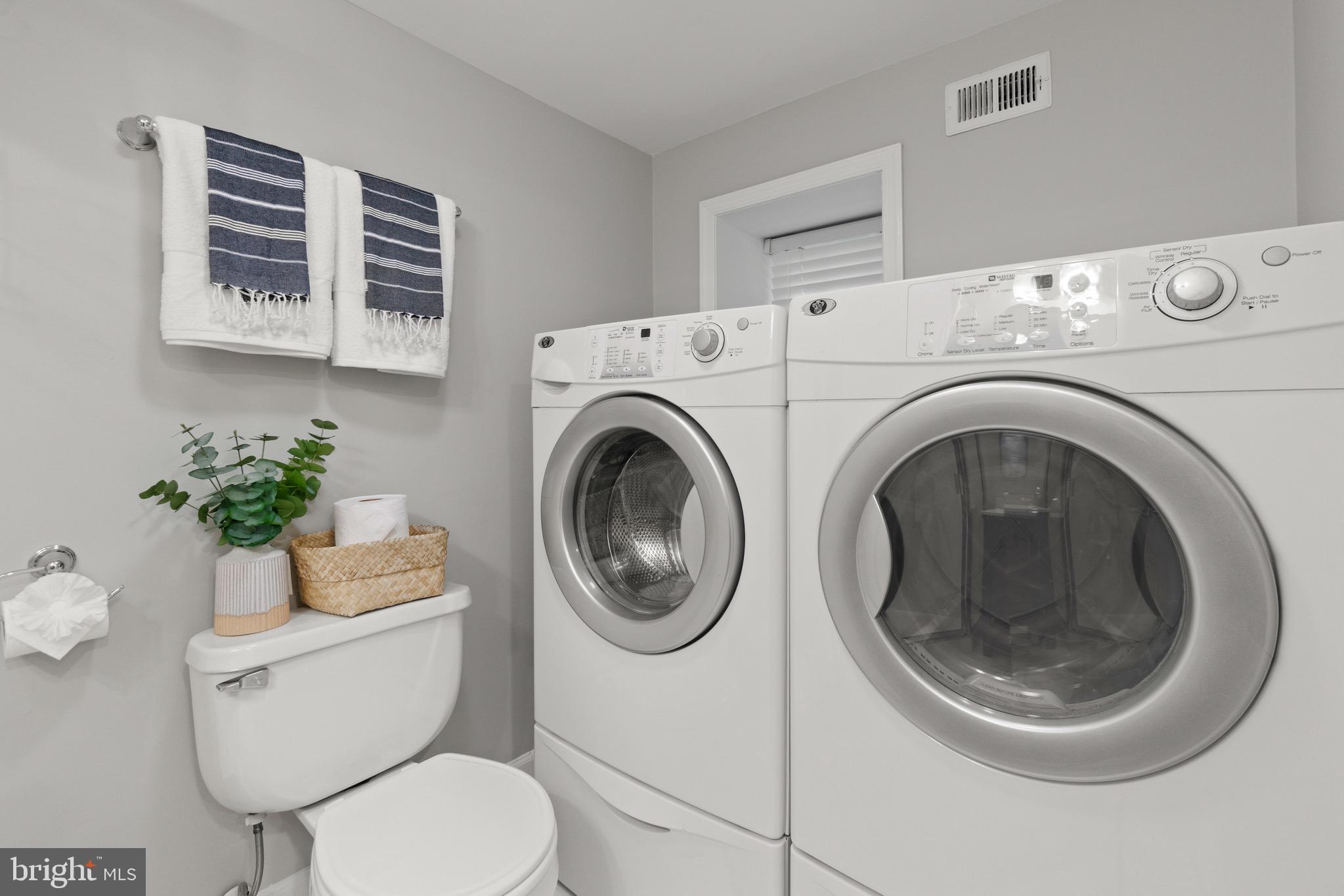 2807 S Abingdon St #B