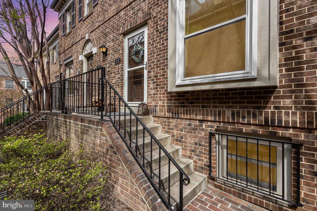 1120 N Taylor St #3