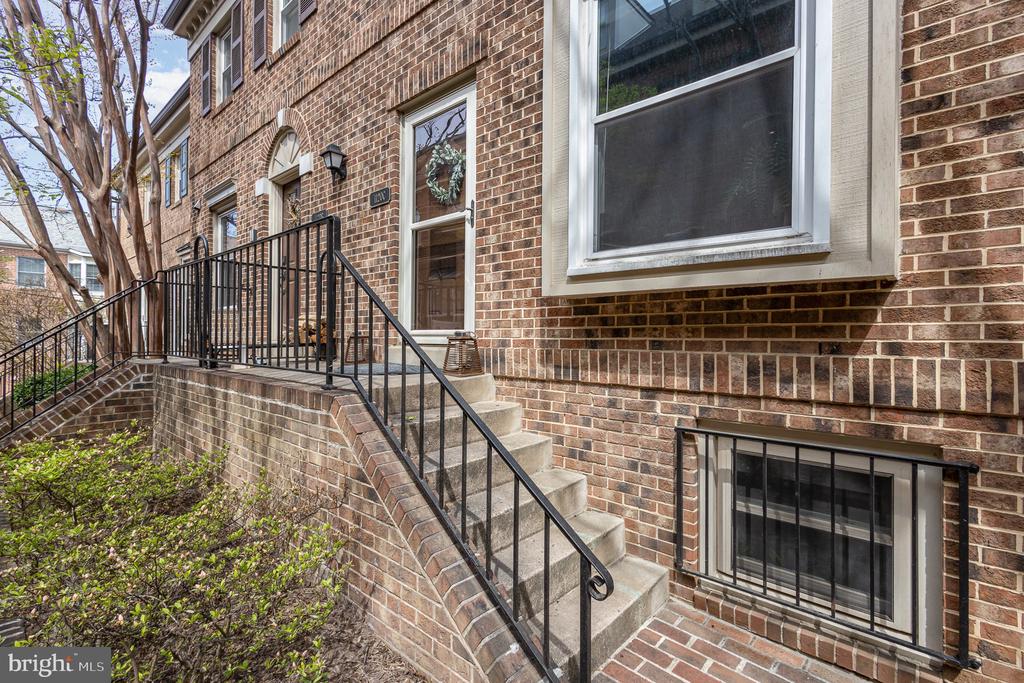 1120 N Taylor St #3