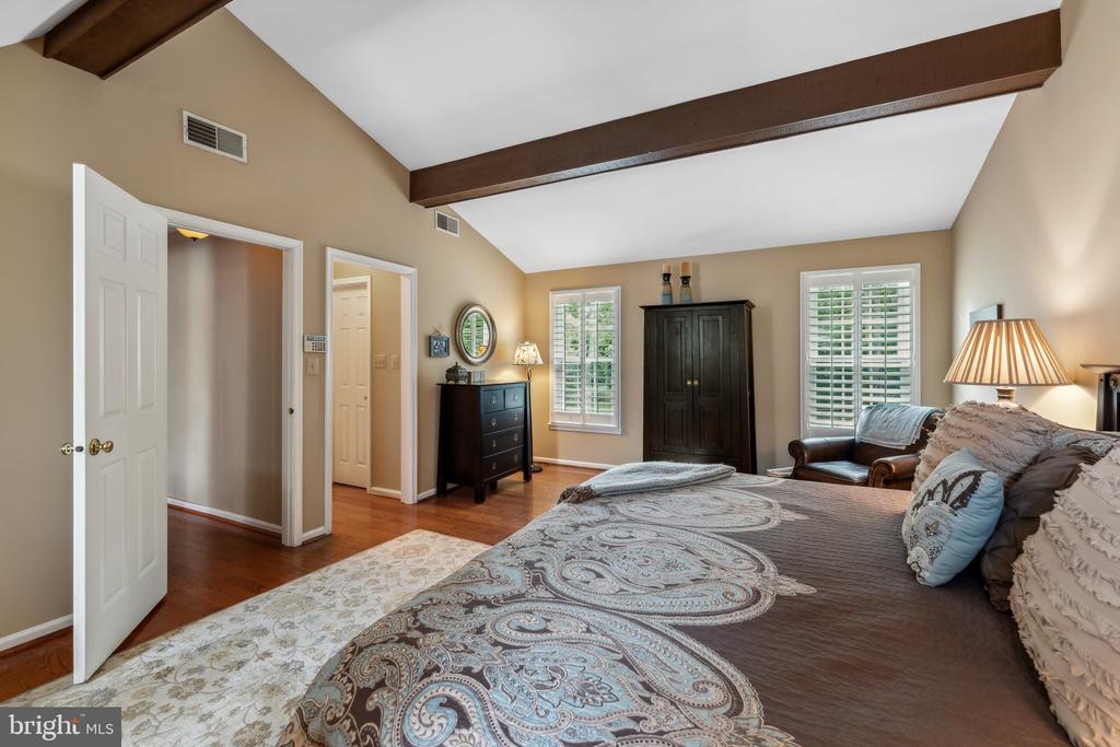 9412 Crosspointe Dr