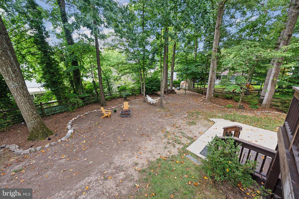 6404 Essex Ct