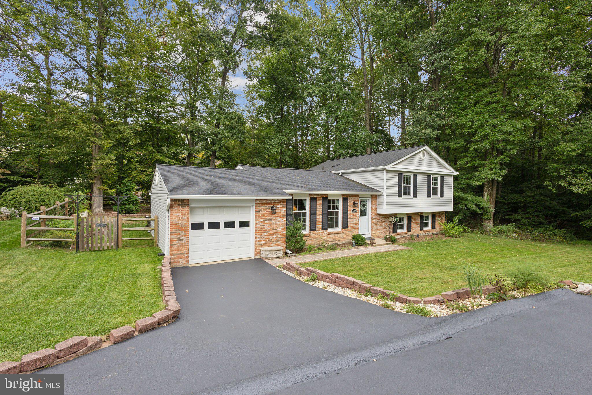 8483 Falling Leaf Rd