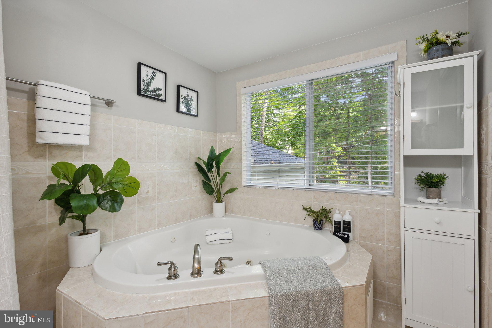 8483 Falling Leaf Rd