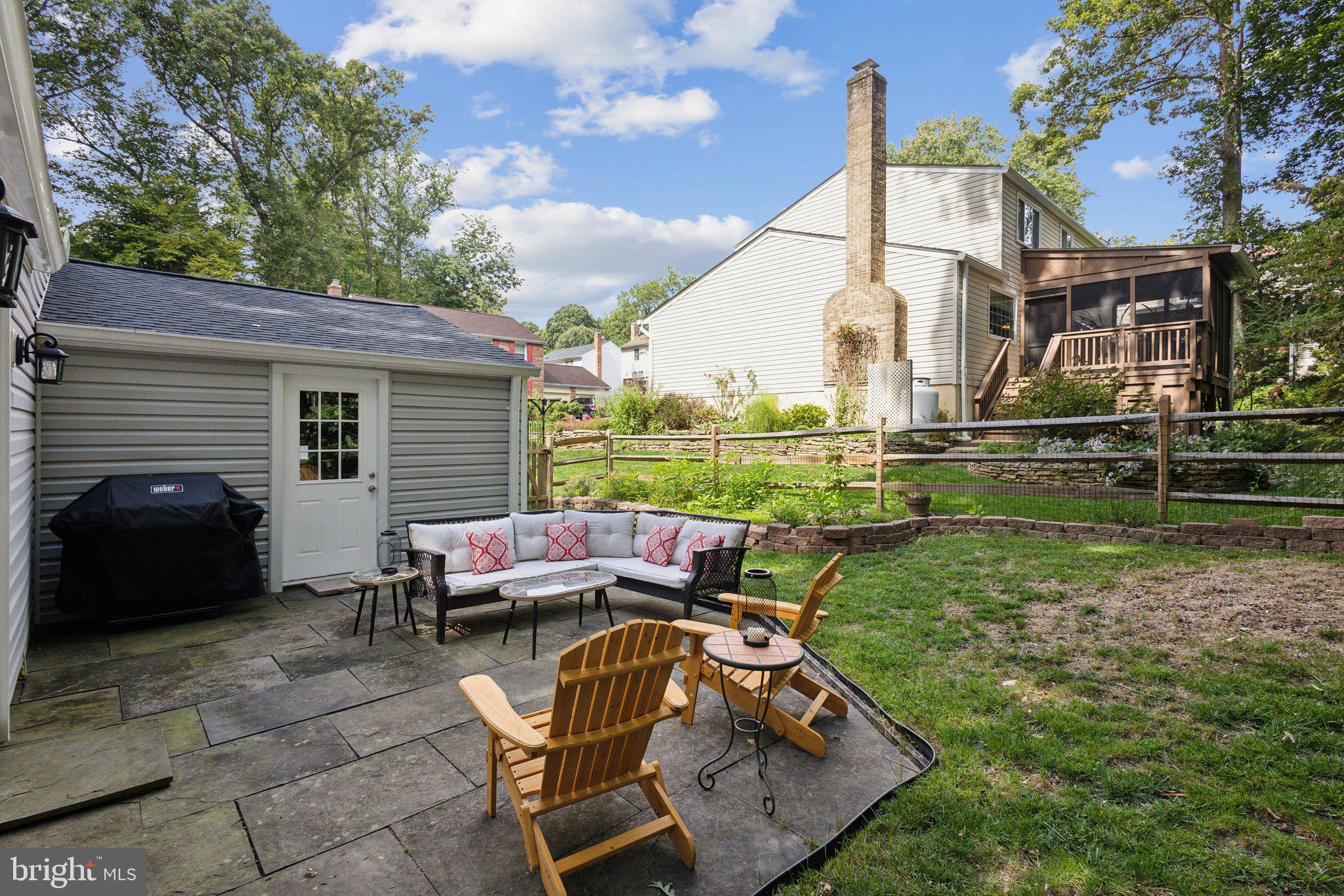 8483 Falling Leaf Rd