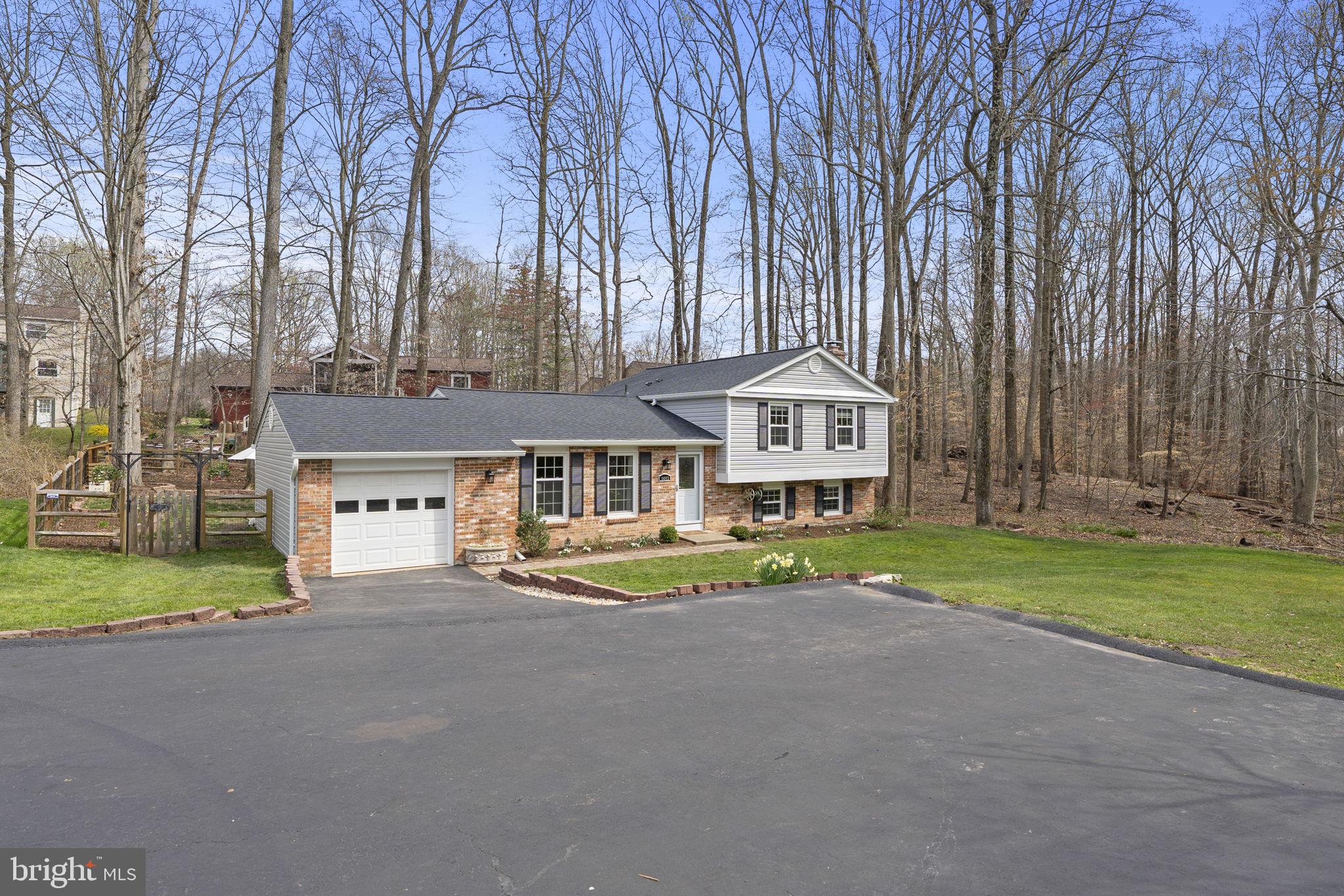 8483 Falling Leaf Rd