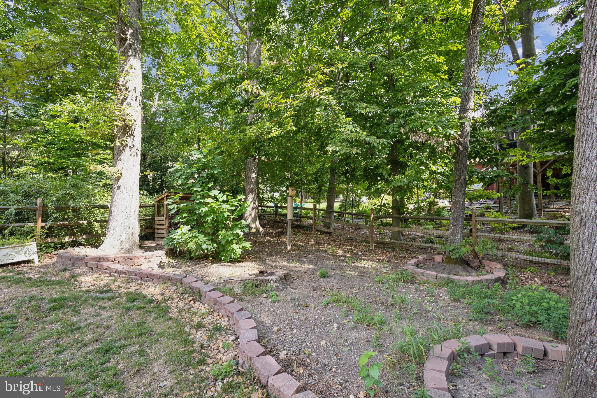 8483 Falling Leaf Rd