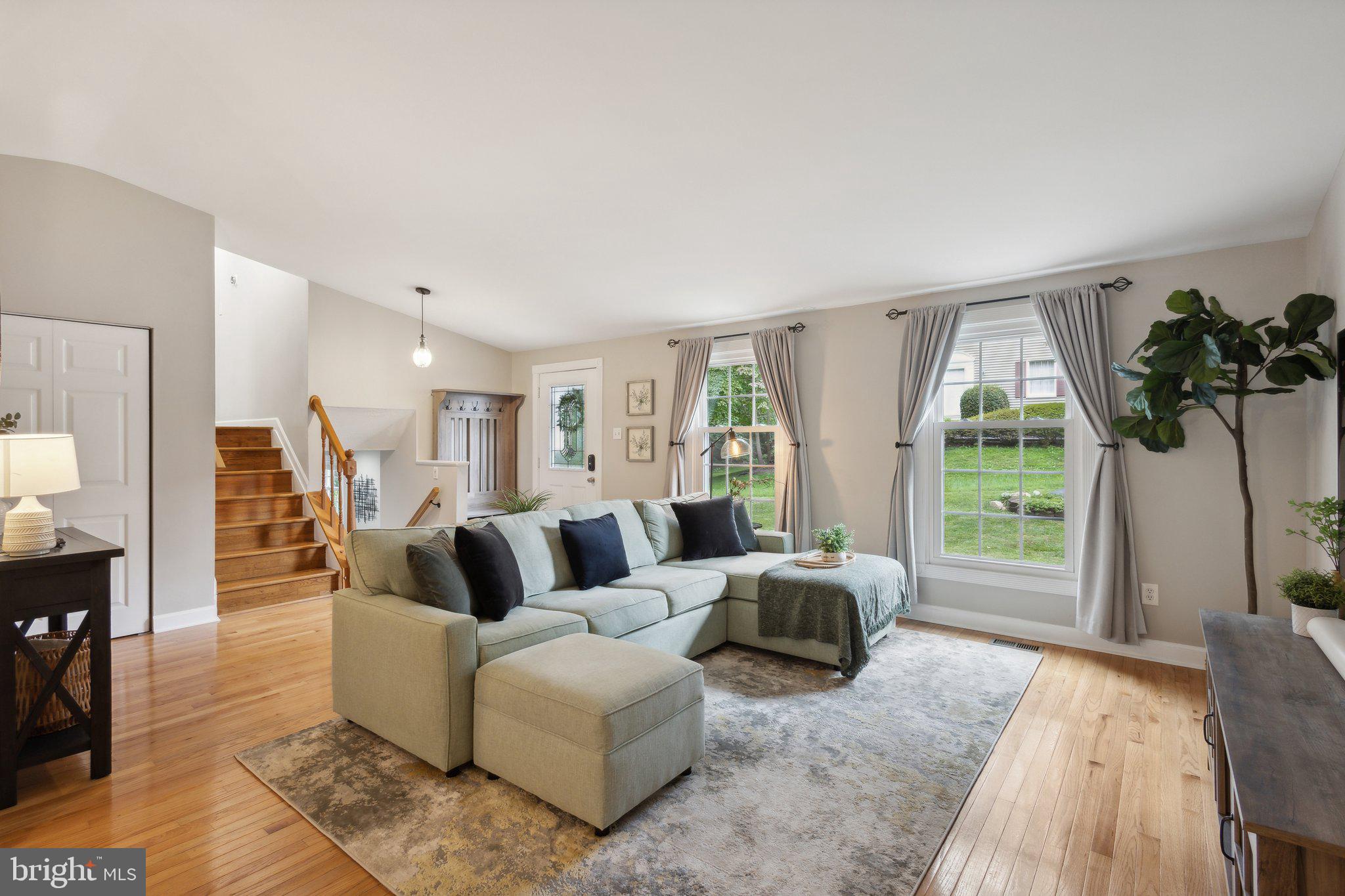 8483 Falling Leaf Rd