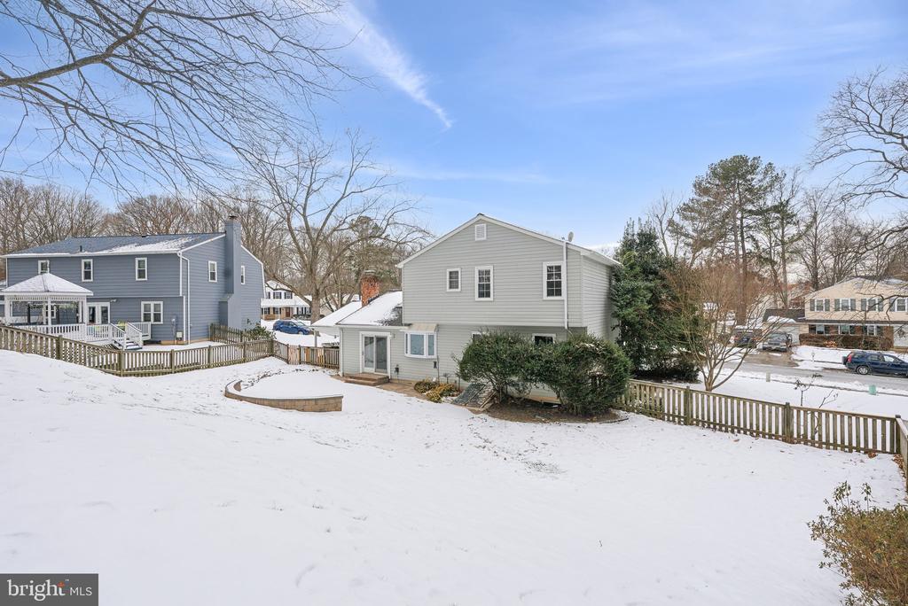 6046 Ridge Ford Dr
