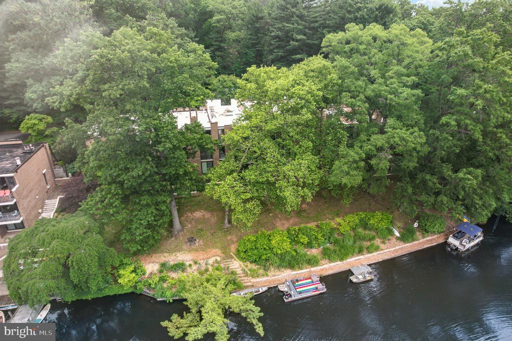 1690 Chimney House Rd
