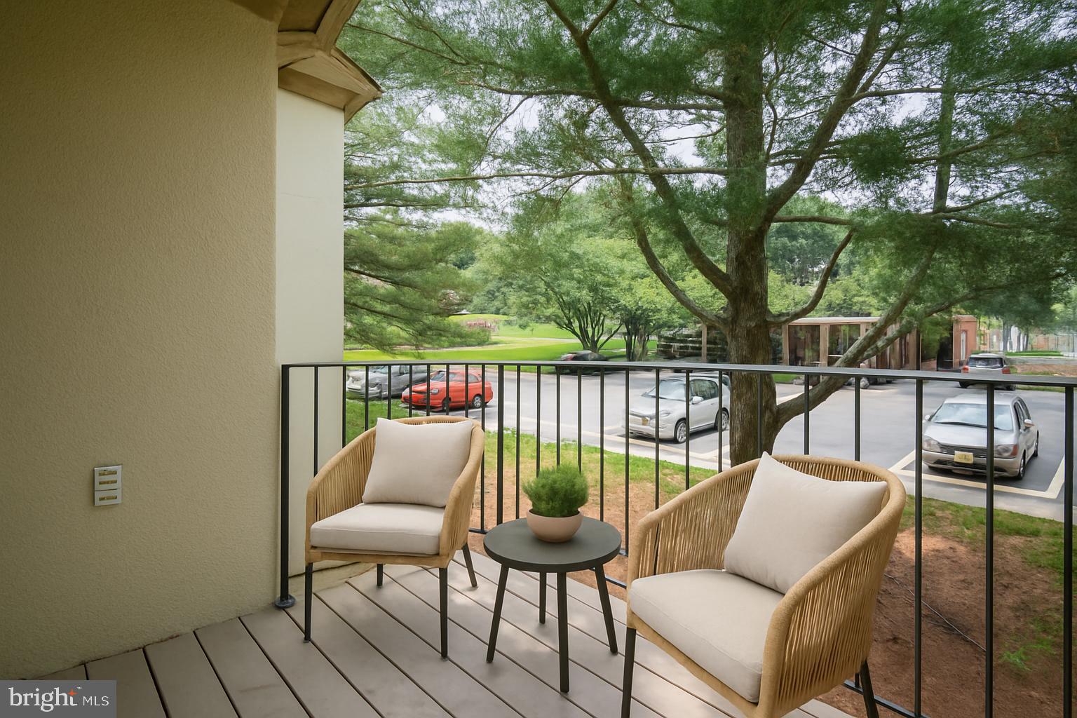 5900-G Surrey Hill Pl #695