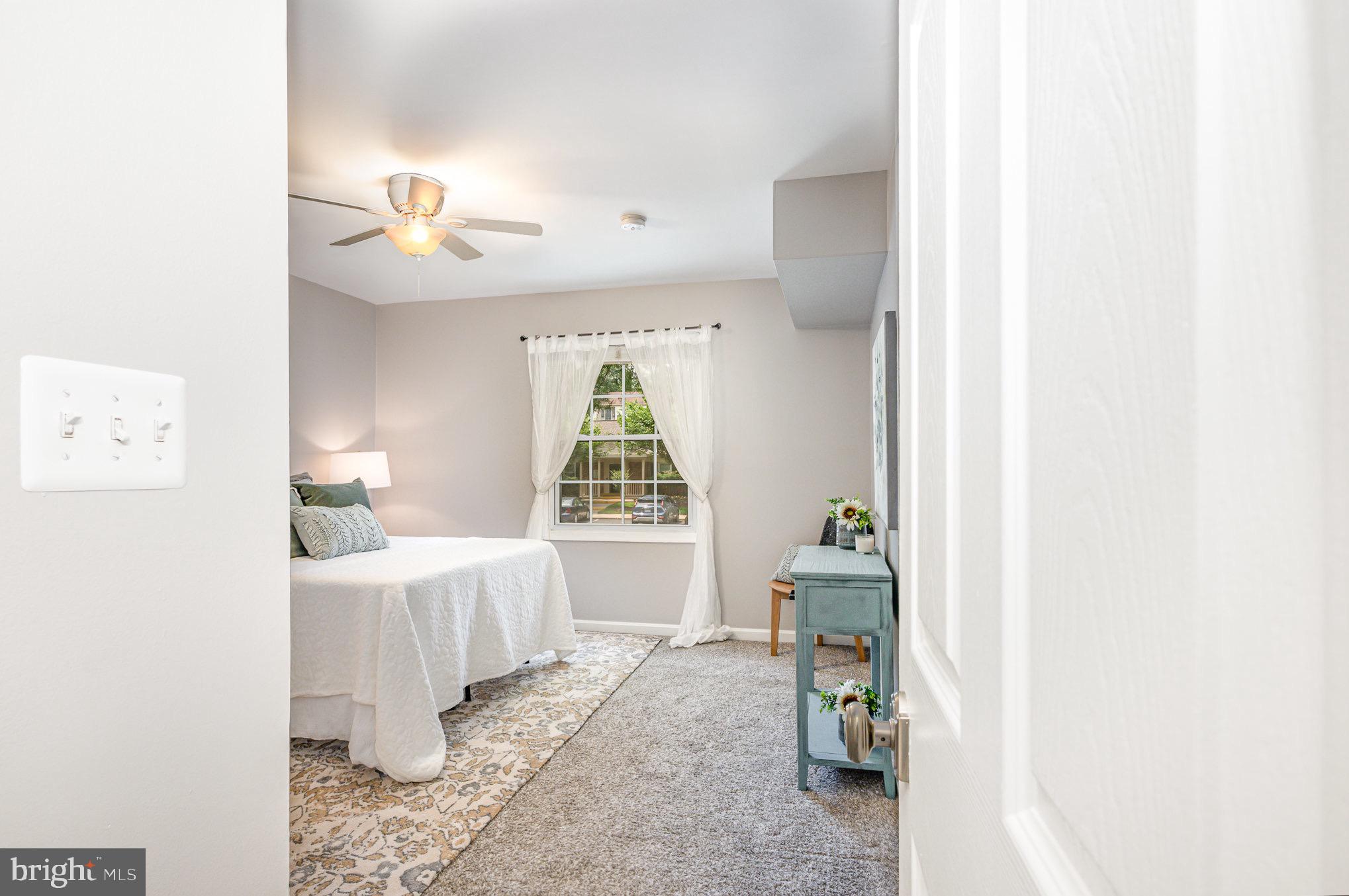 5900-G Surrey Hill Pl #695