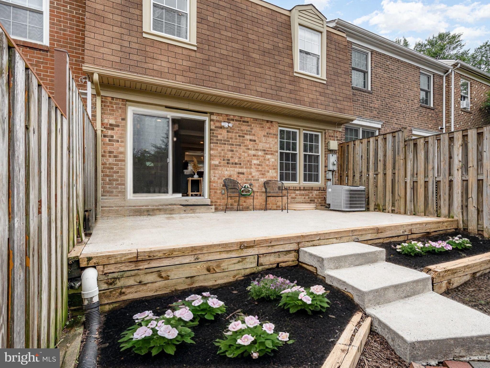 6916 Lafayette Park Dr