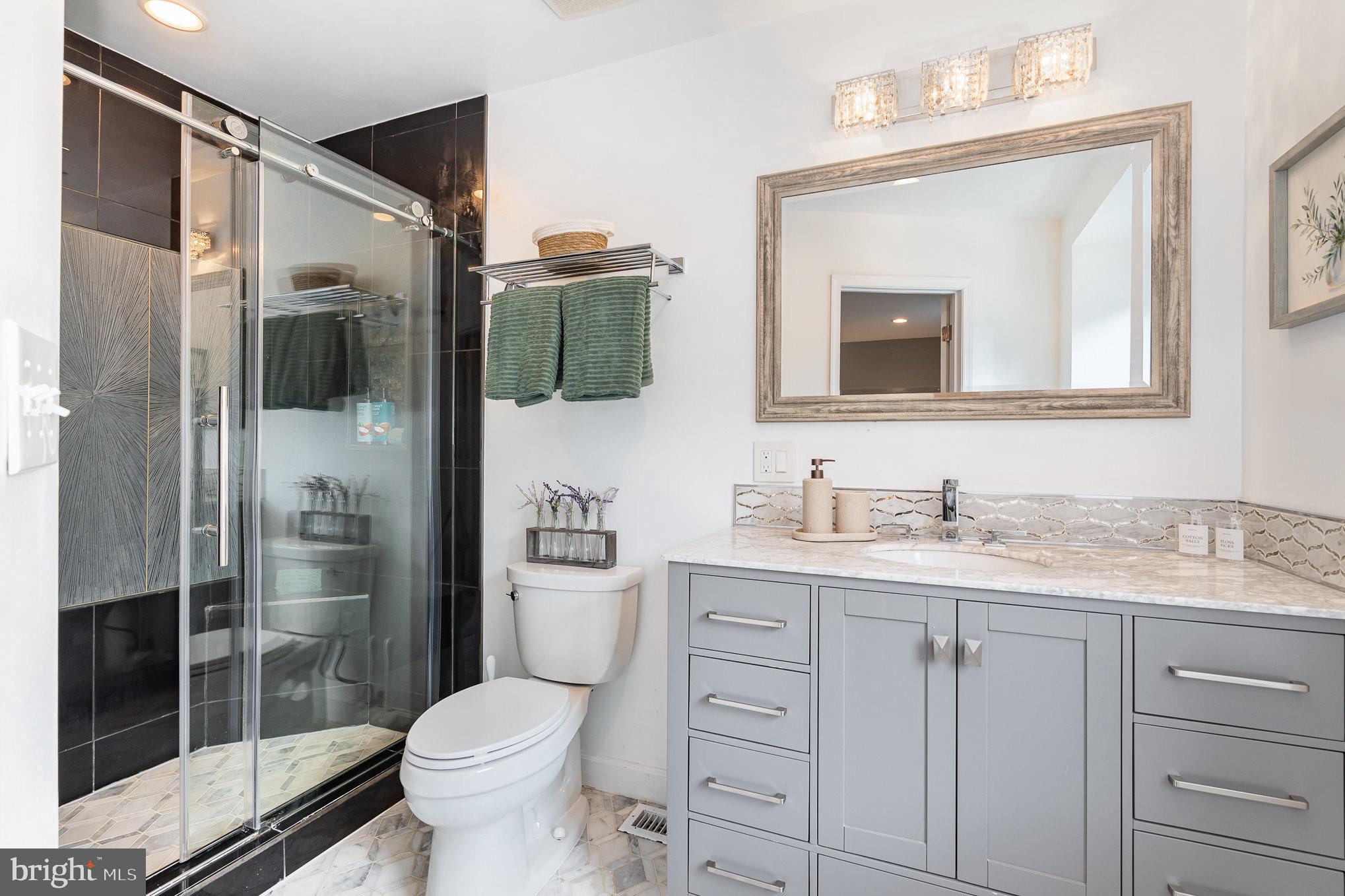 6916 Lafayette Park Dr