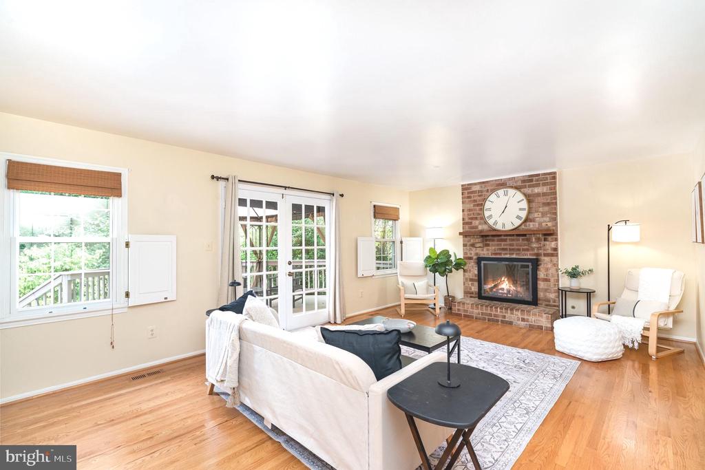 6505 TIBURON COURT