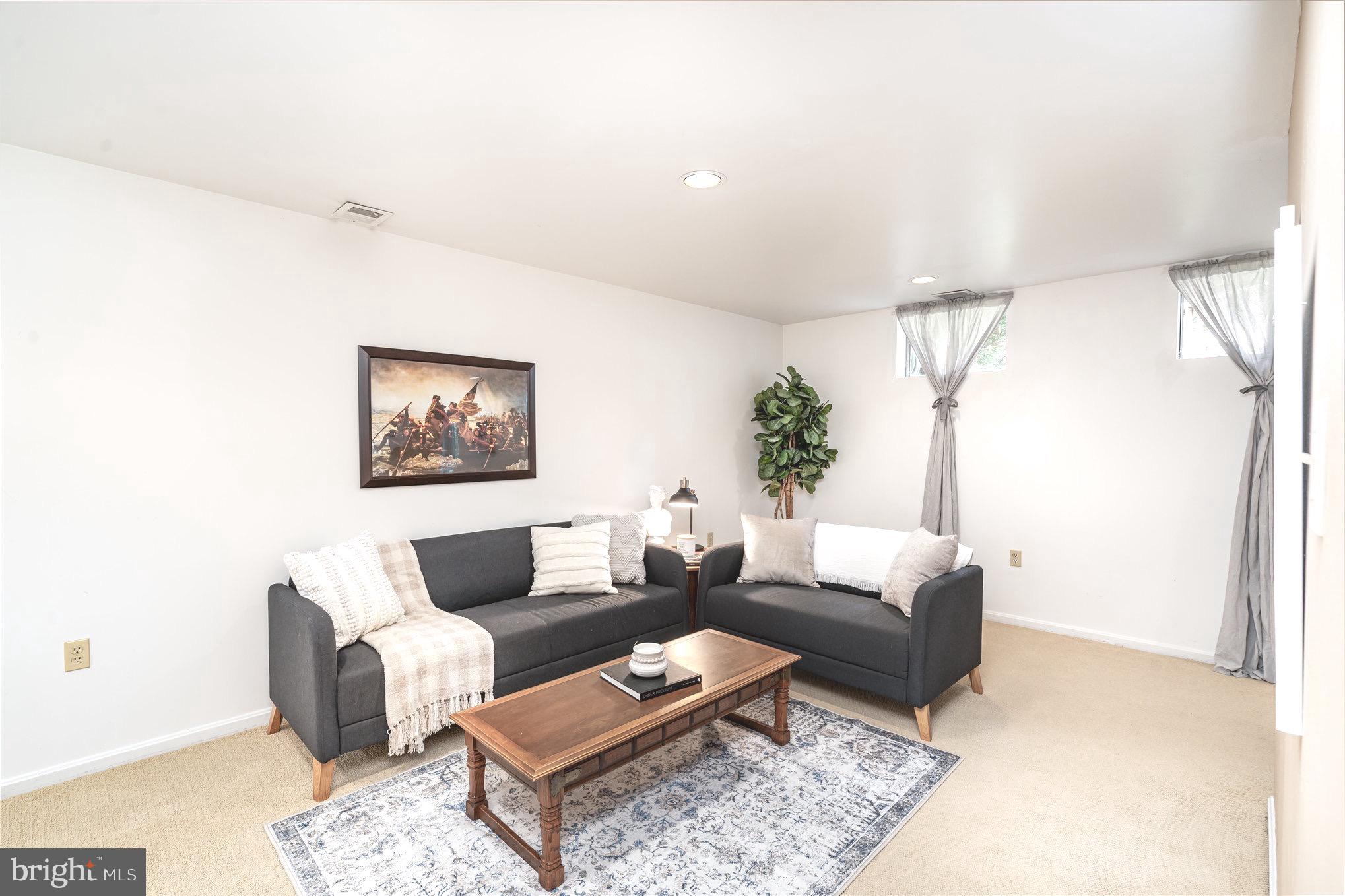 6505 TIBURON COURT