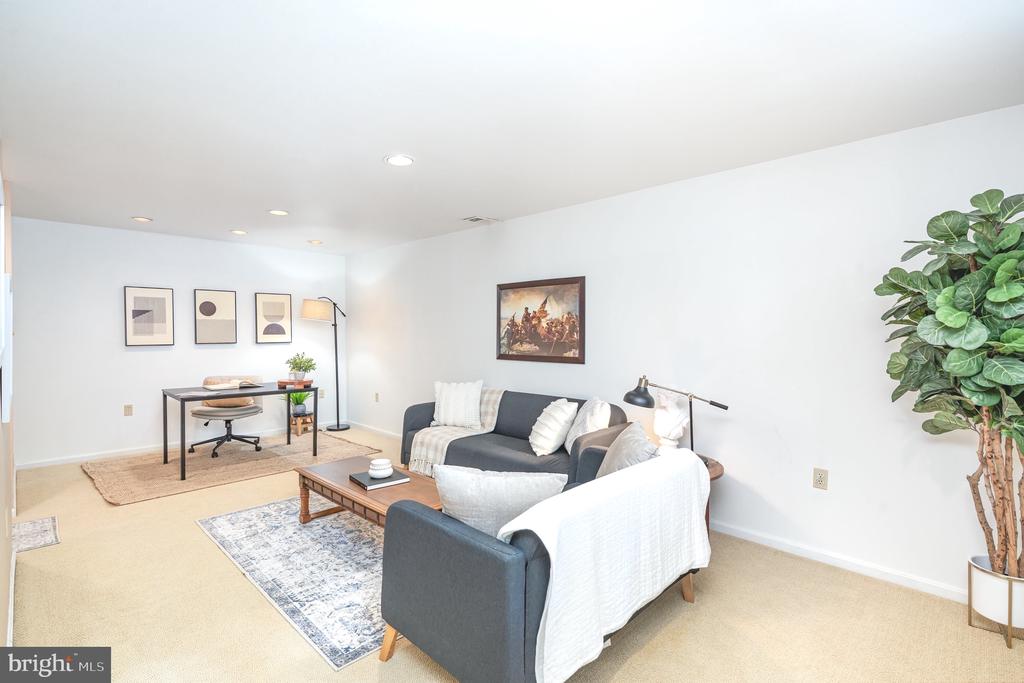 6505 TIBURON COURT
