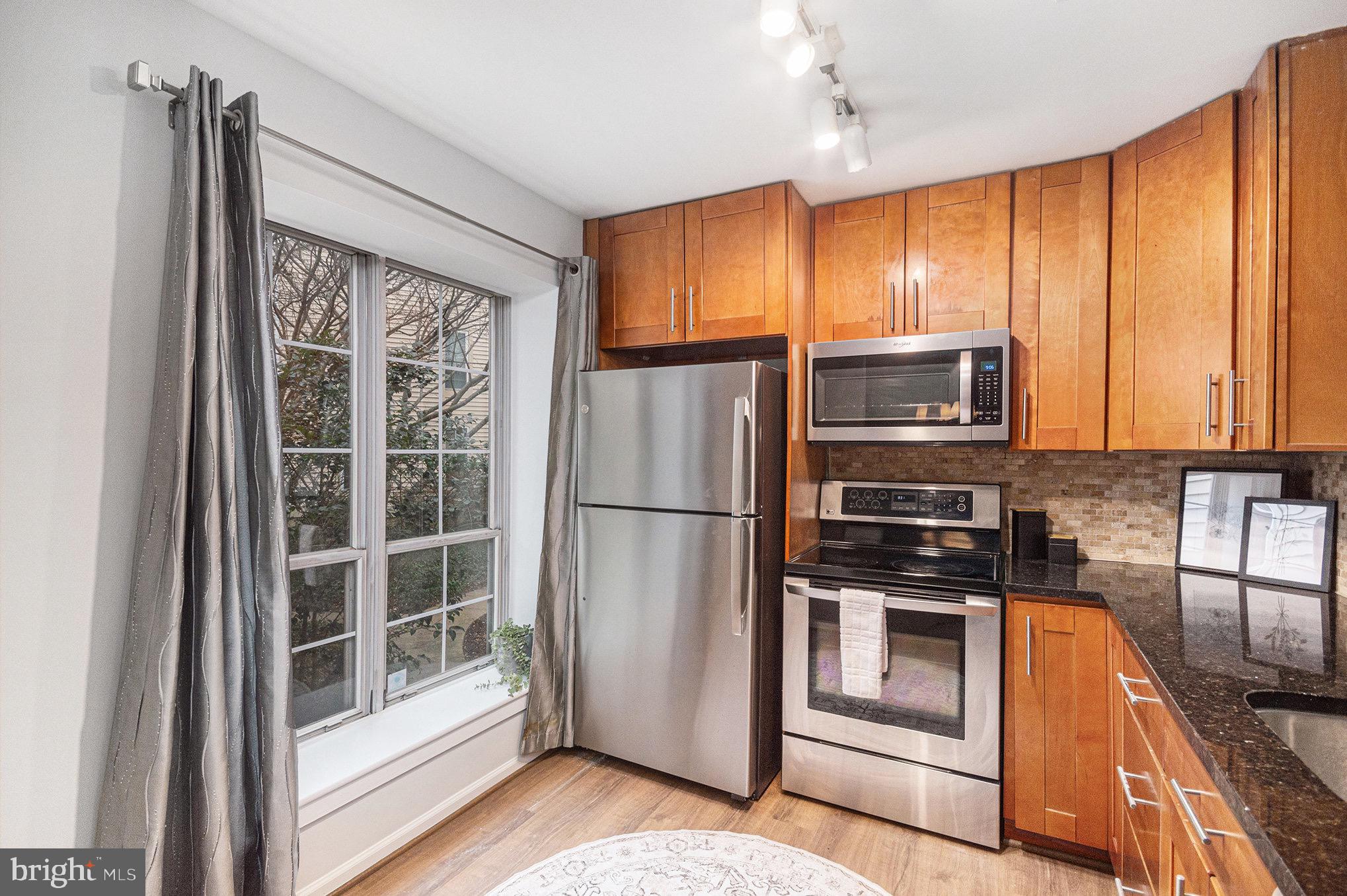 4561 INTERLACHEN COURT F F