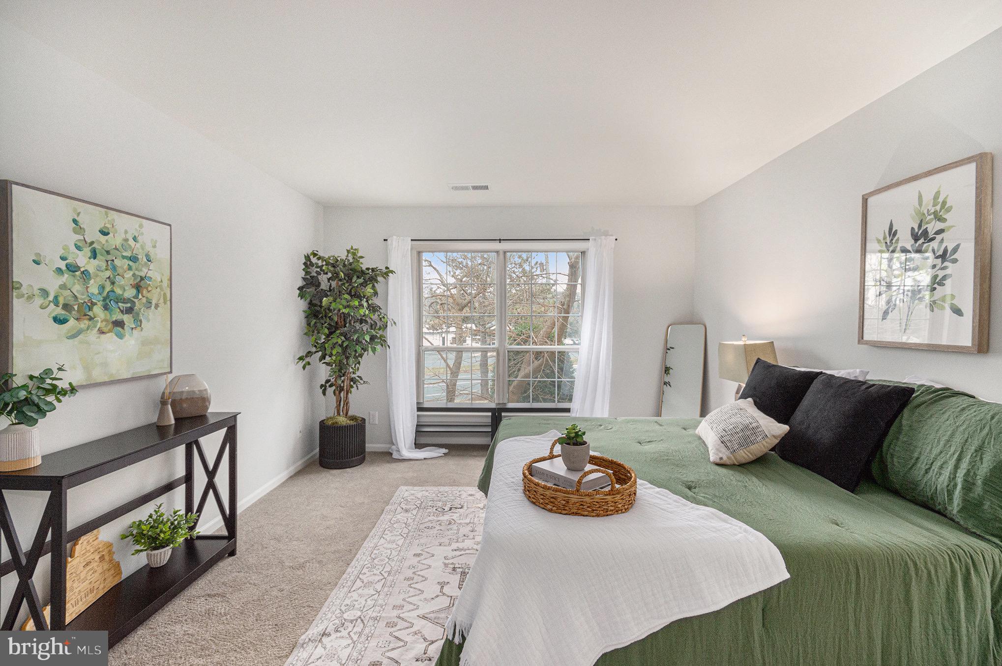 4561 INTERLACHEN COURT F F