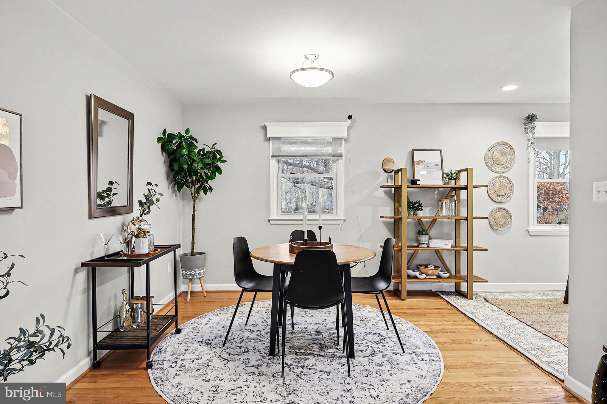 6722 S KINGS HIGHWAY